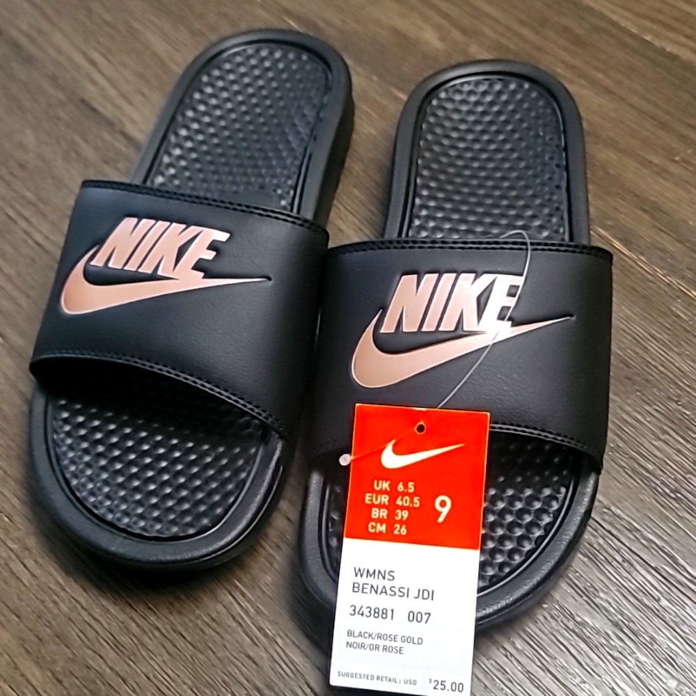 🎉New🎉 Womens Nike Slides - Sandals
